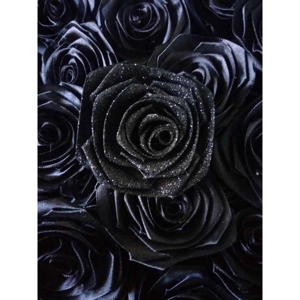 

Bunga pita satin gliter hitam