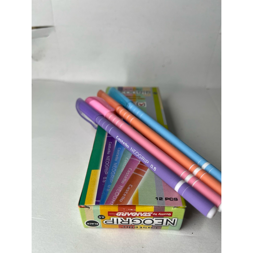 

Pulpen Standard Castello Neogrip 0,5mm ( 1 PCS )