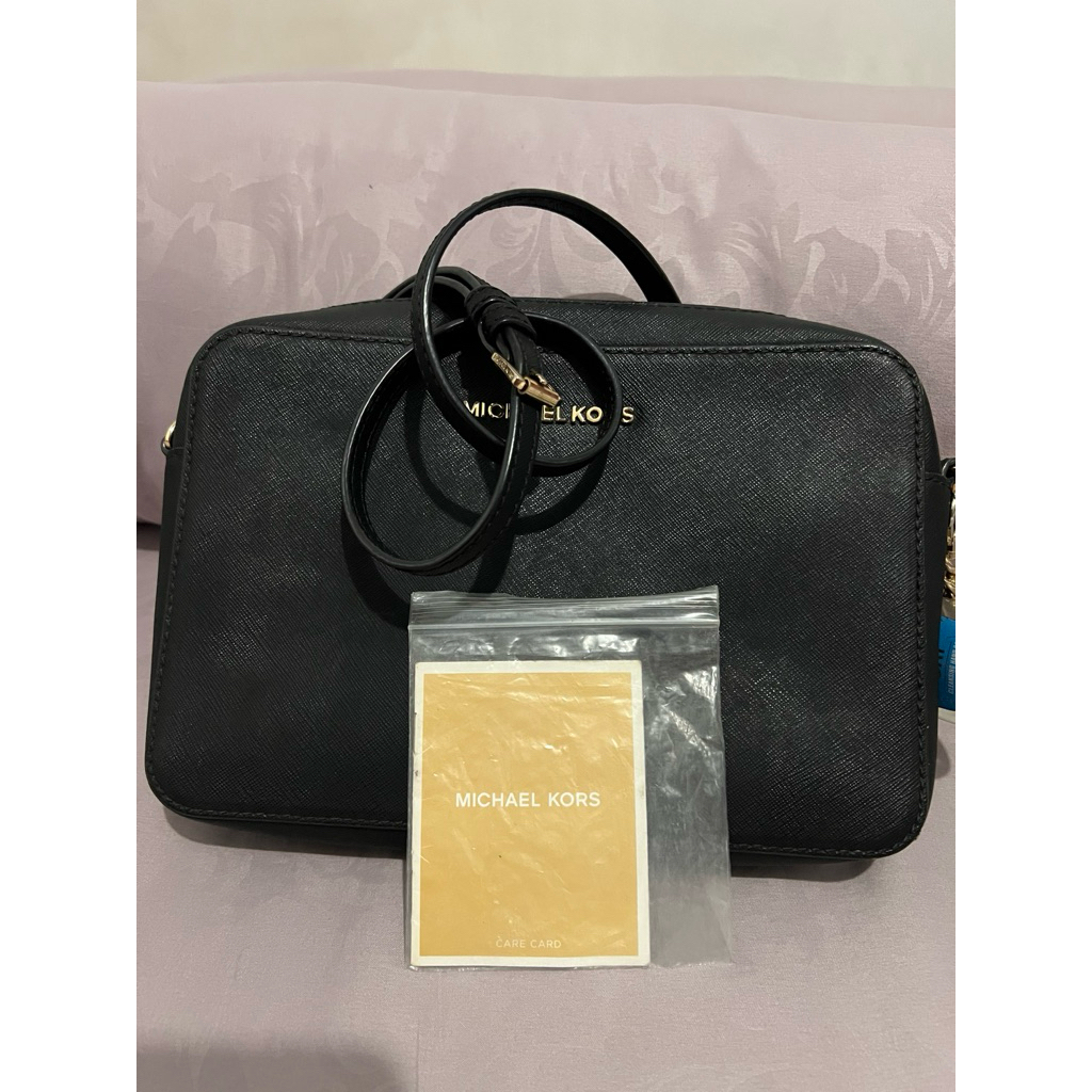 Tas MK jet set crossbody warna hitam