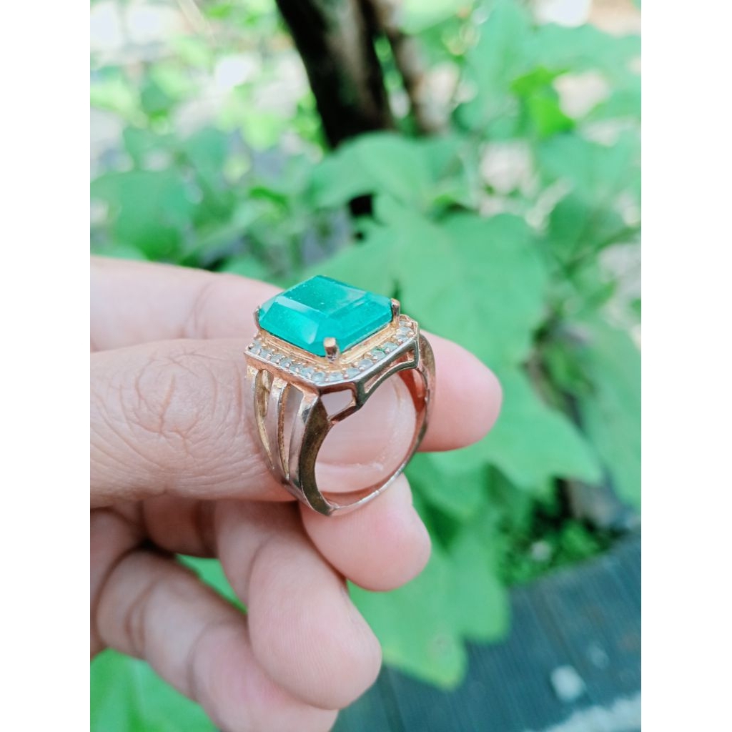 Batu Jamrud Colombia Biru cutting