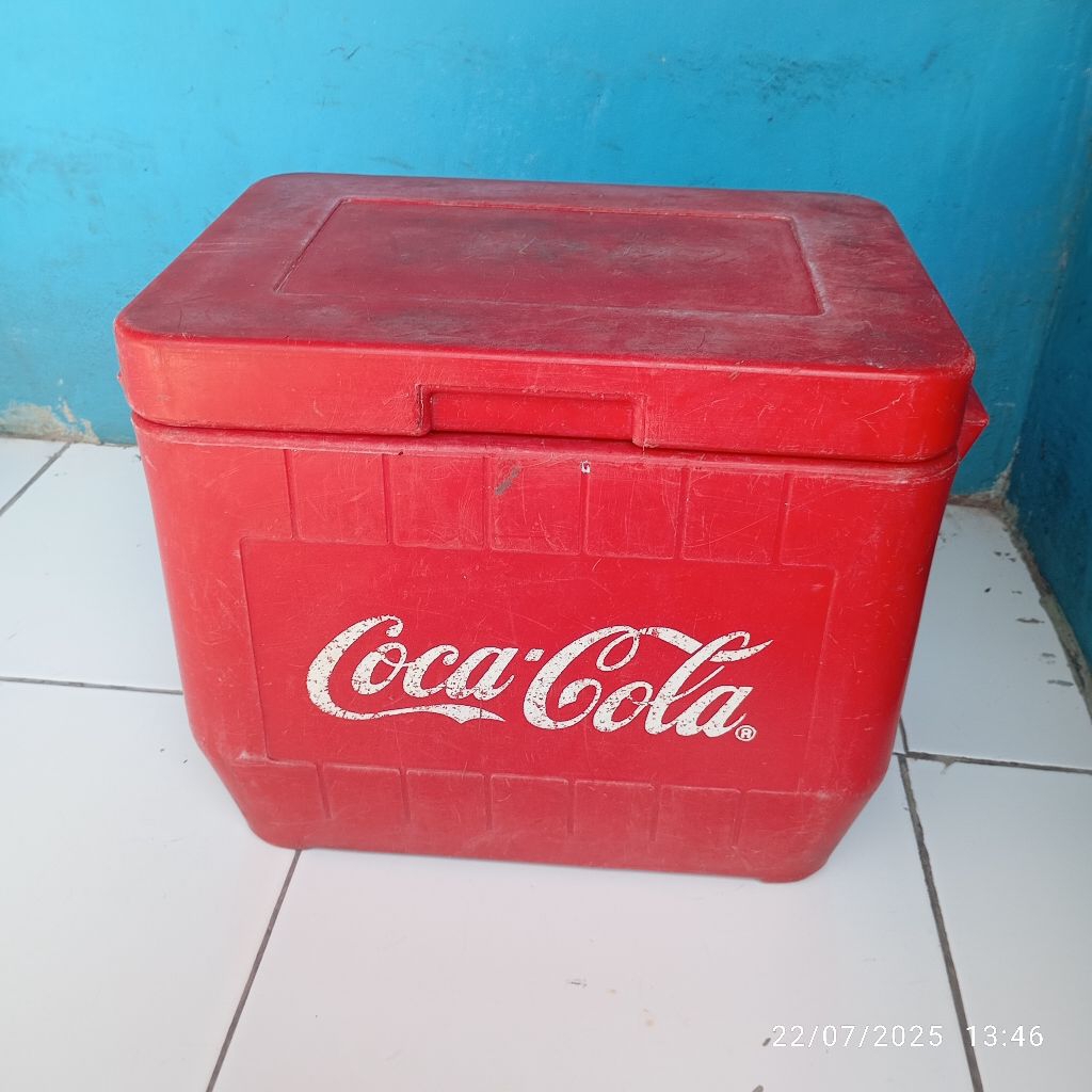 box es Coca-Cola second