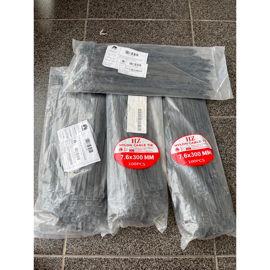 

kabel ties /tis hitam 30cm isi 100pcs /pack ukuran 300mmx 7,6mm garansi uang kembali