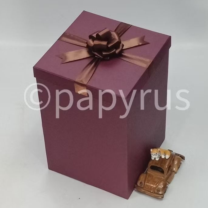 

PAPYRUS 20x20 Tinggi 30cm Kotak Kado Gift Box V1