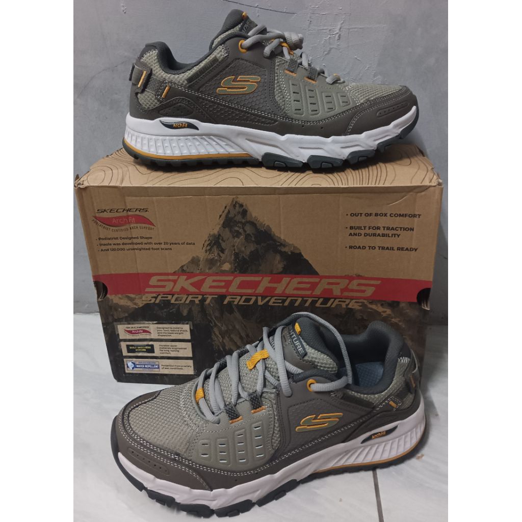 Sepatu Skechers Archfit Escape plan