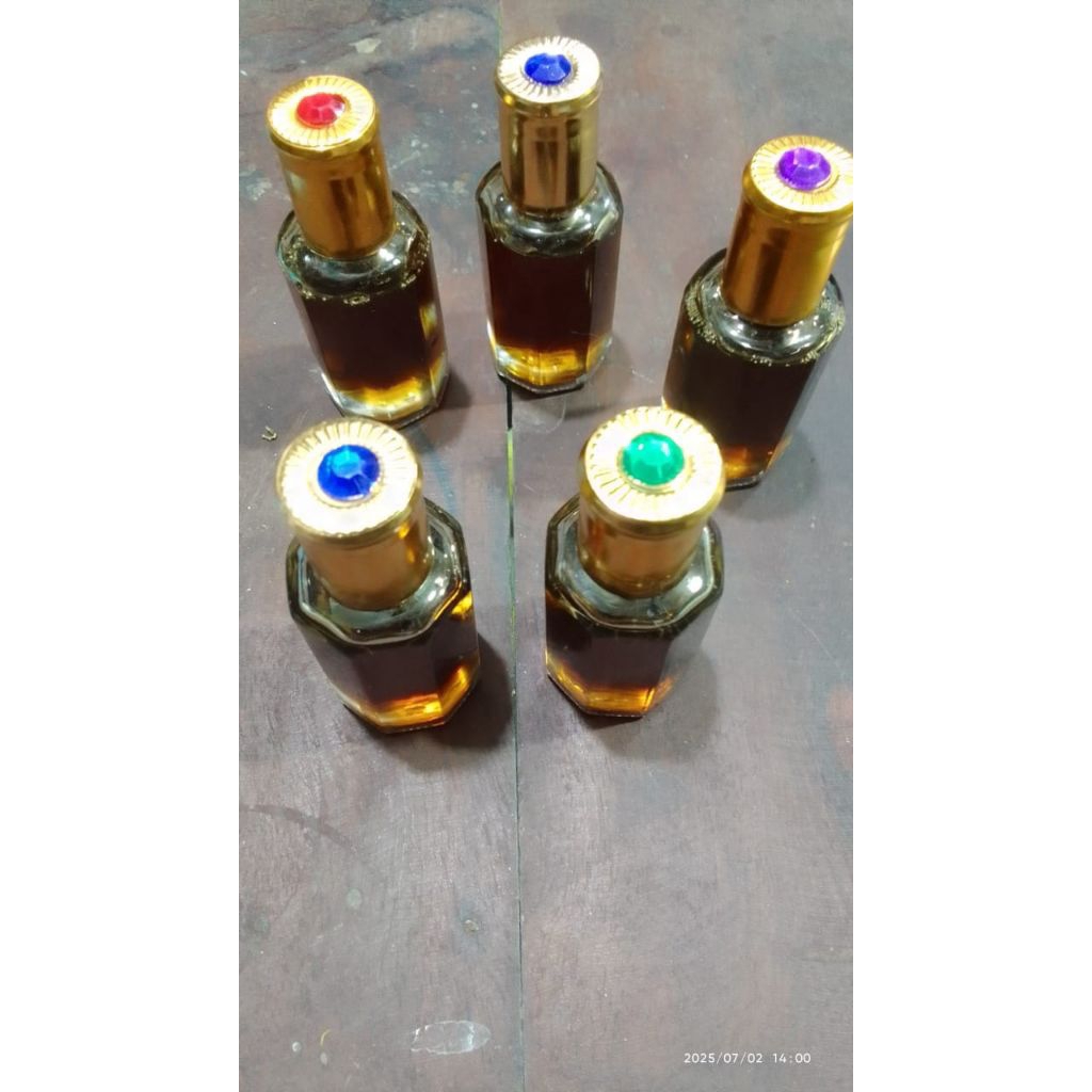 minyak wangi gaharu biasa