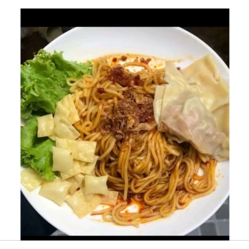 

MIE JEBEW TOPING PANGSIT + BASO