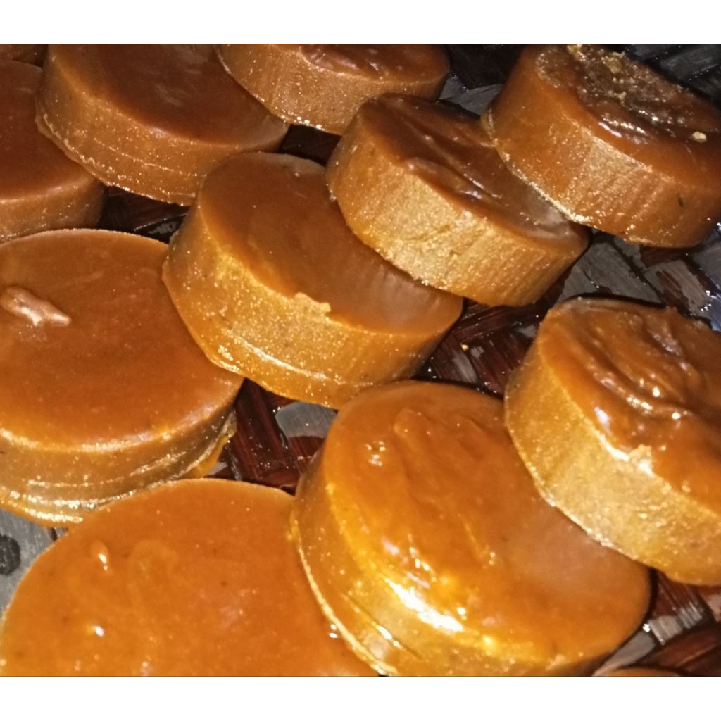 

gula merah Aren/kawung aslii satu bonyor/bungkus 1kg lebih isi 10 gandu/butir besar dan tebal(1.3kg)