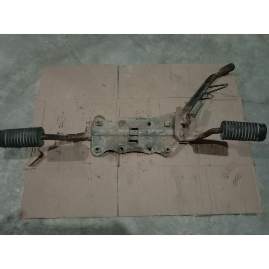 FOOTSTEP INJAKAN KAKI MESIN KARISMA SUPRA X 125 ORIGINAL COPOTAN MOTOR