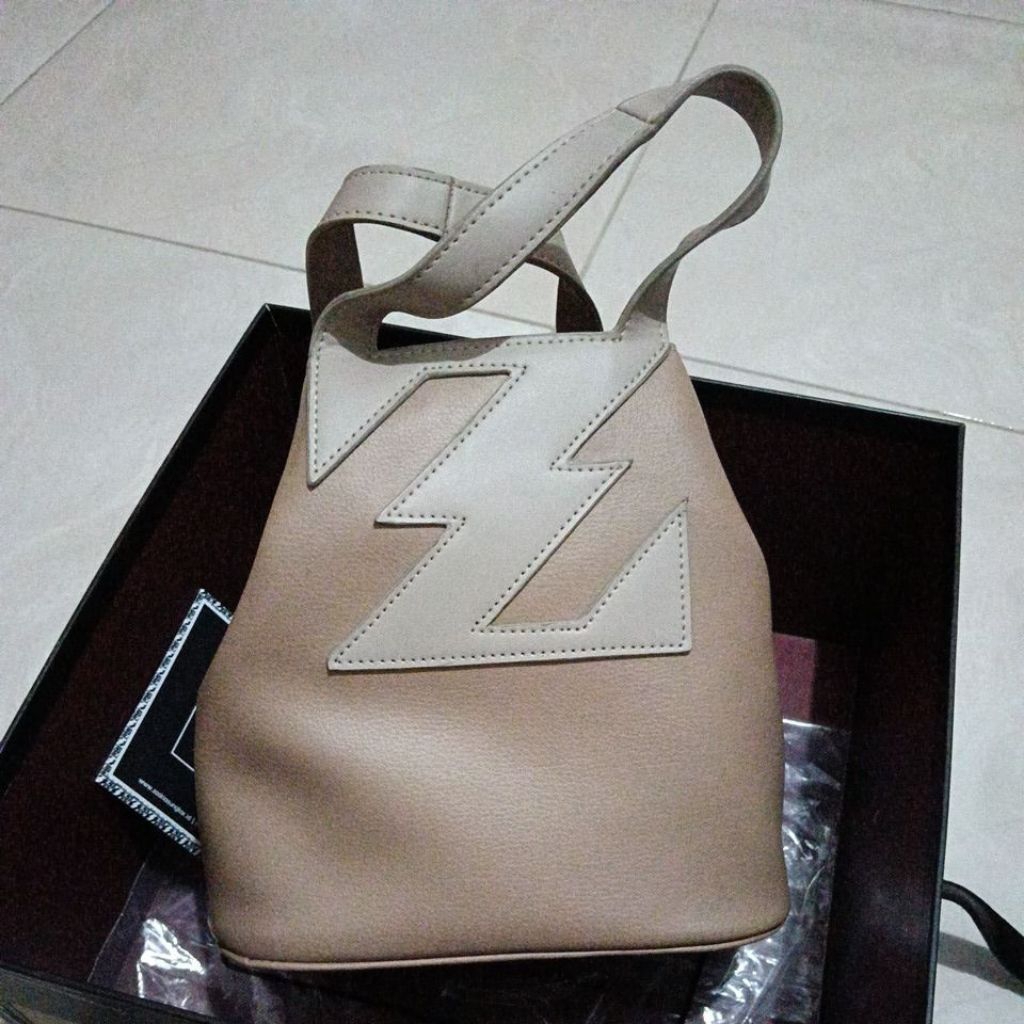 mils bag Empire Zaskia Sungkar