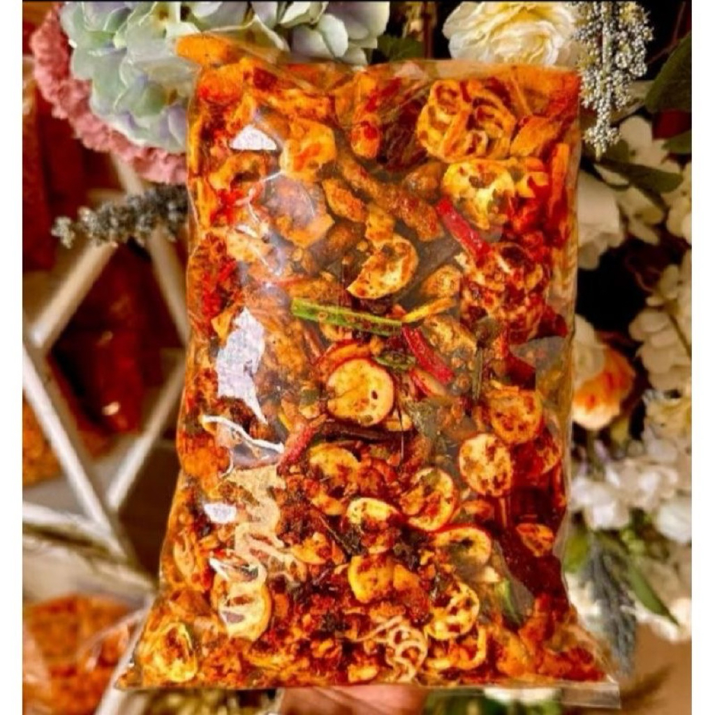 

Seblak mix / seblak campur / seblak sagala aya bantat pedas daun jeruk kemasan 1 kg dengan isi Jengkol • Pedo • Jaat • Bawang • Makaroni • Siomay • Cimol • Basreng • K. Oren