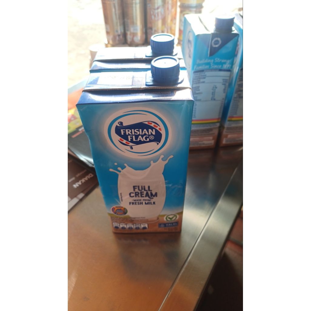 

frisian flag full cream fresh milk 964ml
