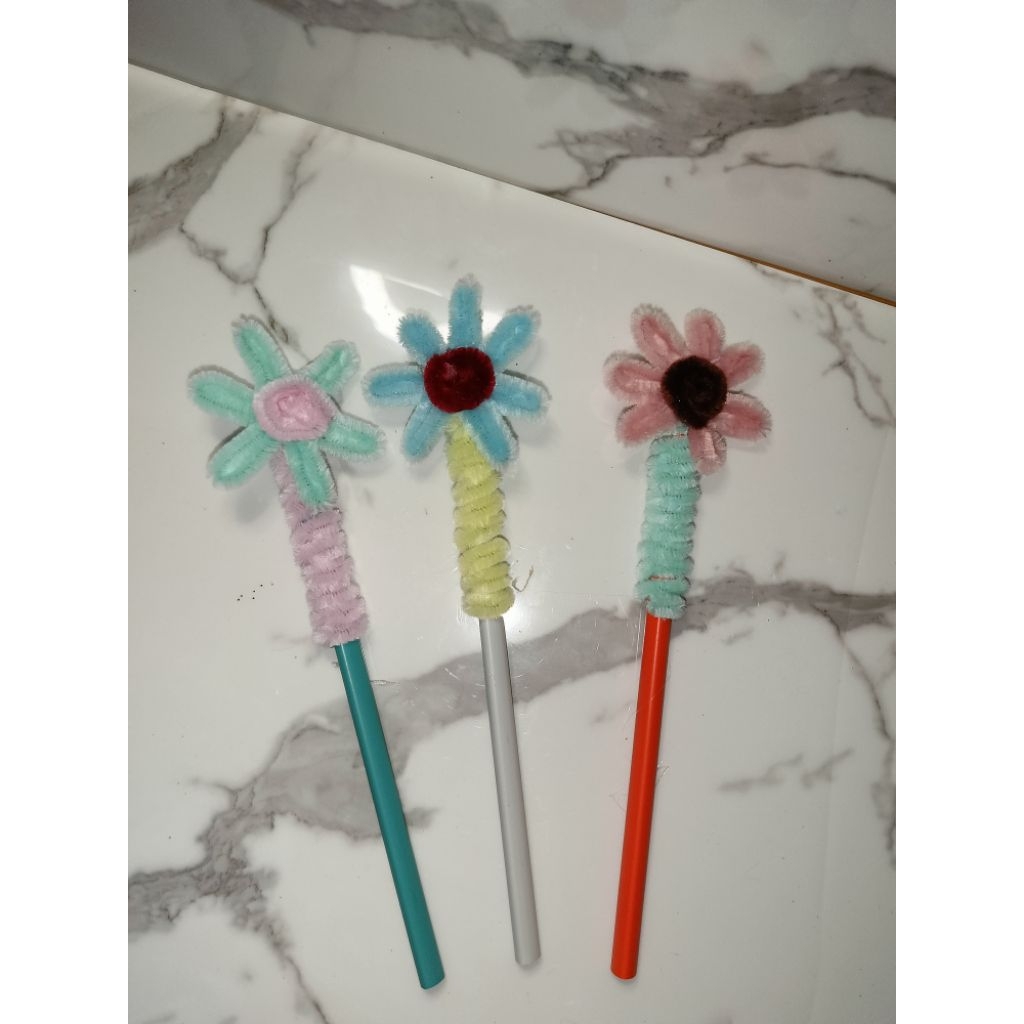 

pensilkarakter/pensilkawatbulu/pensilcantik/pensilbunga