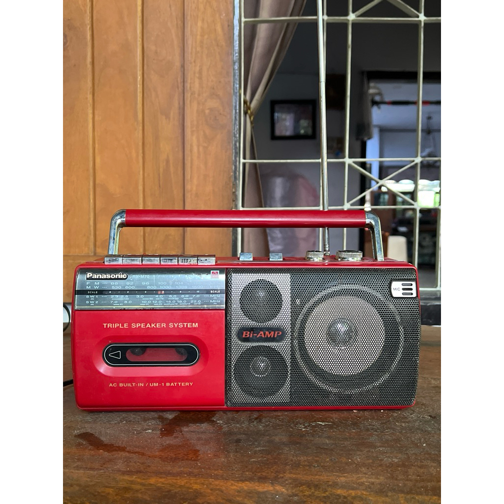 Radio 4 Band (FM / MW / SW1-2) - Tape / Cassette Recorder Mini Compo, Panasonic RX-M70, Merah