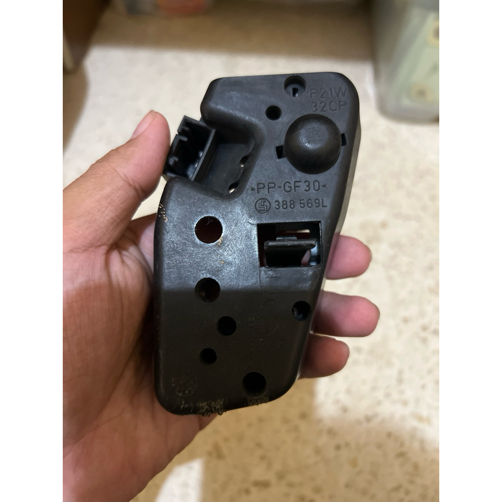 KIRI | RUMAH LAMPU BAGASI BMW E46 2003 FACELIFT