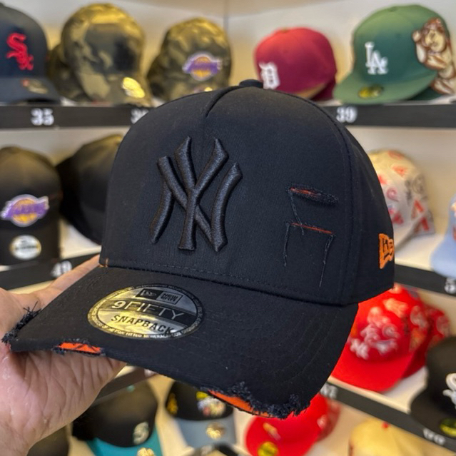 TOPI PRIA/TOPI BASEBALL NEW YORK HITAM MOTIF SOBEK