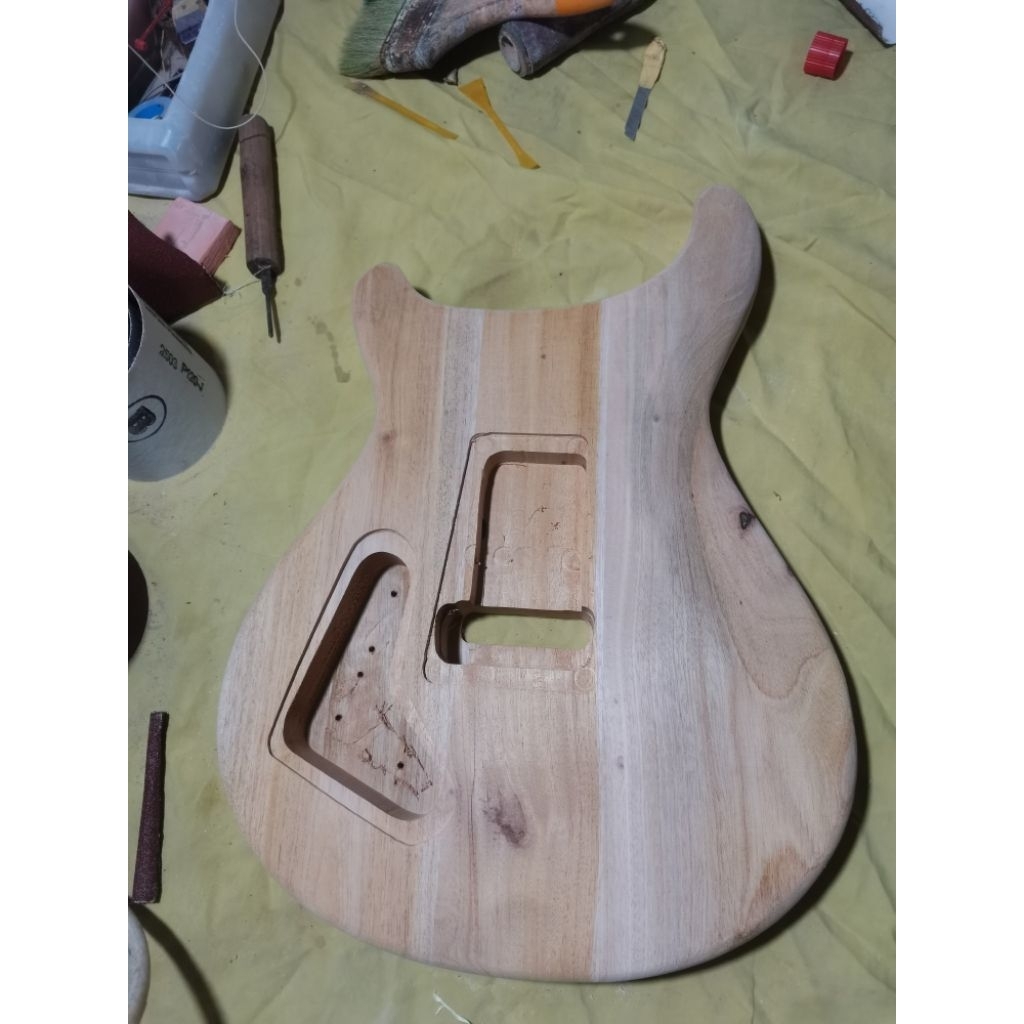 Body Gitar PRS24