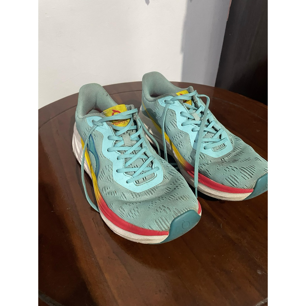 Preloved Running Shoes Ortuseight Hyperglide 2.0