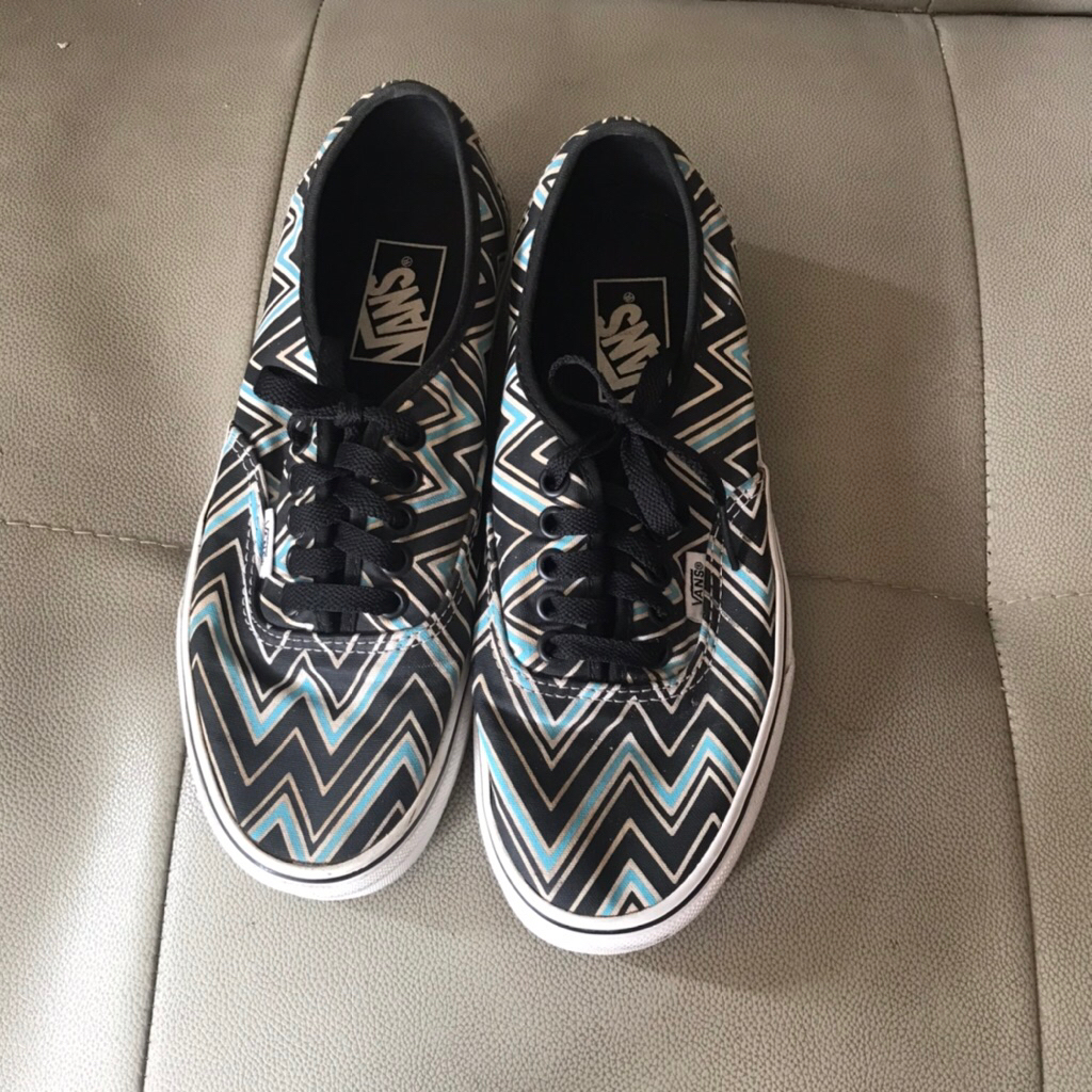 SEPATU VANS PRELOVED ORIGINAL WANITA