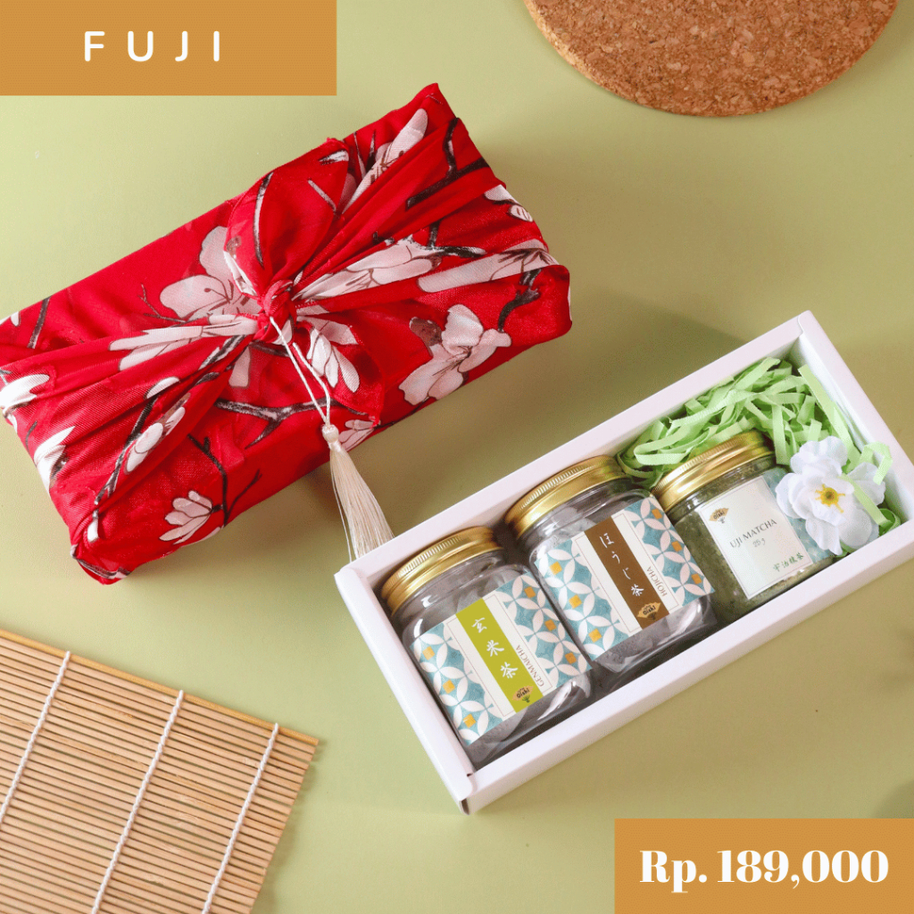 

Hampers - Pure Uji Matcha Powder + Japanese tea Set [FUJI] | Genmaicha Hojicha Kado Wedding Christmas Hamper Parcel Parsel Ramadahn Lebaran Idul Fitri Ramadan Imlek CNY Natal Gift | Dapur Oishi