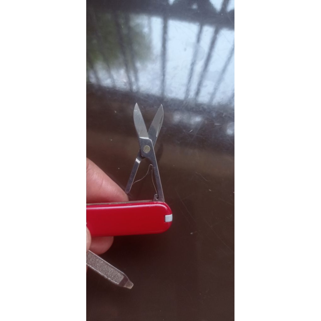 Victorinox classic merah bekas original
