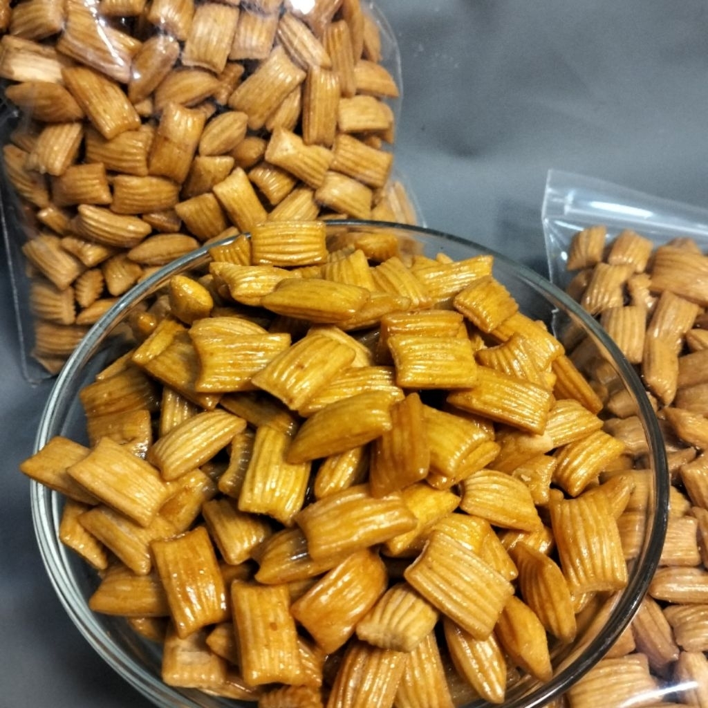 

Pangpang manis / pang pang pedas / cemilan bantal Snack jadul