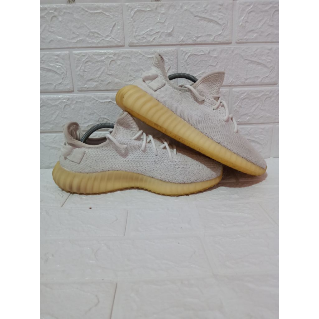 Sepatu Sneakers 4dd4s Yeezy Boost 350 V2 Cream size - 43,5