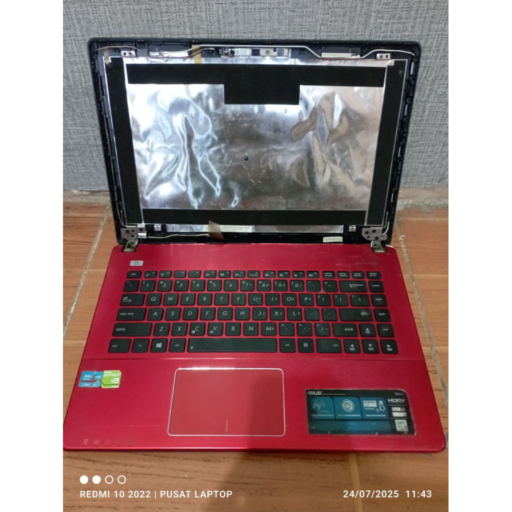 Laptop Asus Sonicmaster  core i3 mesin kondisi matot/gambling casing mulus slime