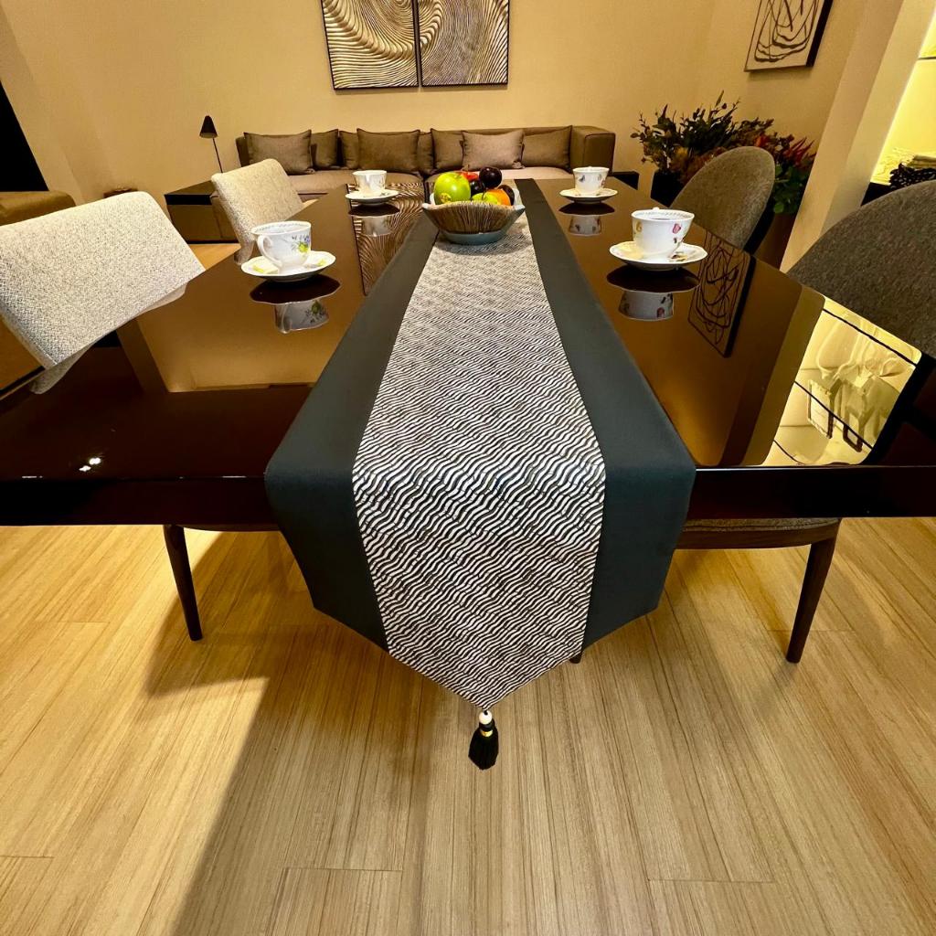 Taplak Meja / Table Runner Batik Premium, Ukuran Panjang 120cm dan 245cm.