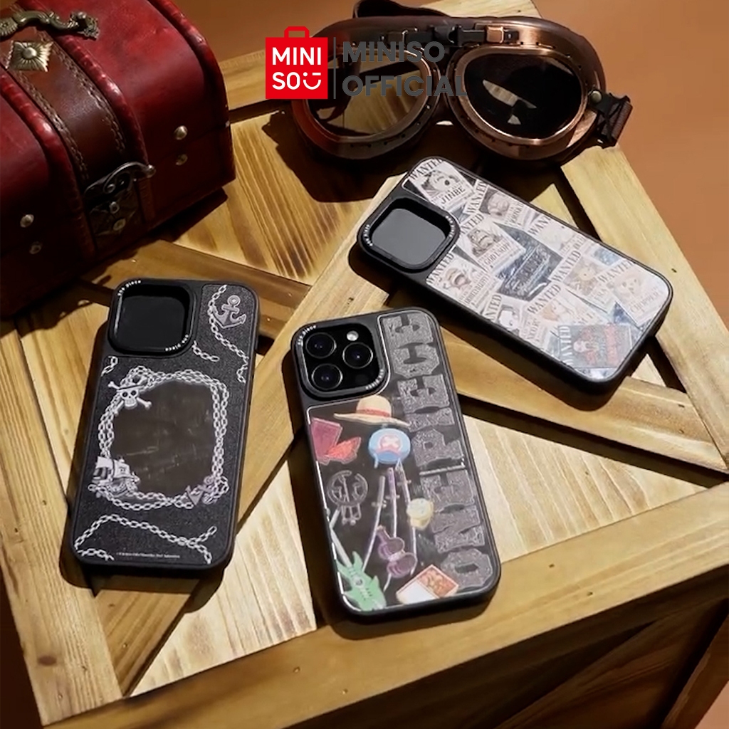 MINISO x One Piece Case Iphone 15 Karakter Anime One Piece Berbagai Motif Pelingdung Handphone Awet 