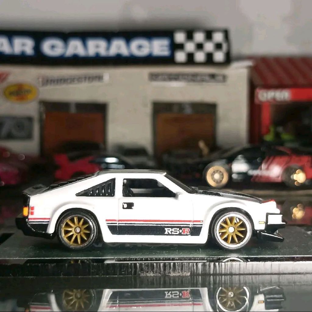 HOTWHEELS PREMIUM. TOYOTA SUPRA '82 WHITE (LOOSE)