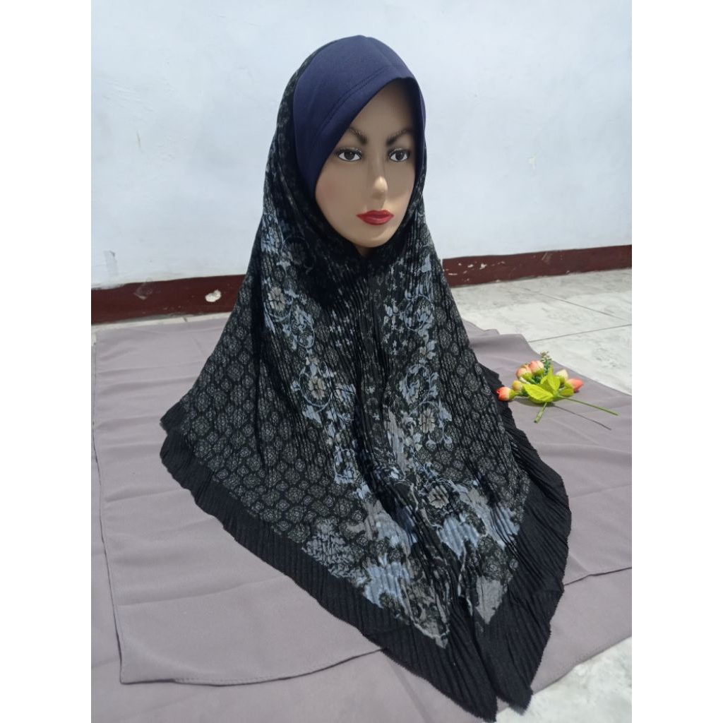 HIJAB SEGITIGA INSTAN // HIJAB AZARA MOTIF PLISKET PET KAOS NON BUSA