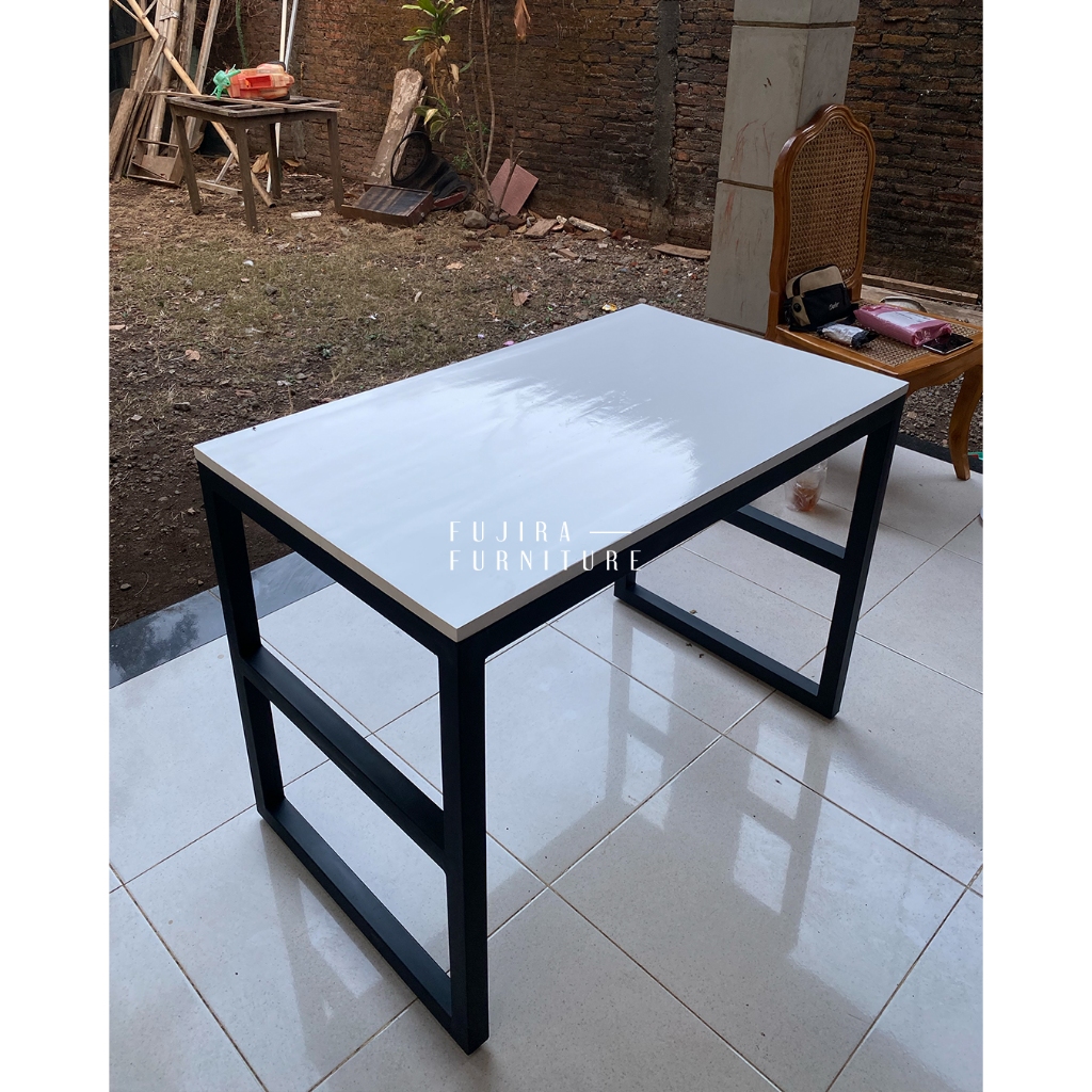 Meja Kerja Meja Pc Meja Belajar Kayu Jati Mahoni Kaki Besi Holo untuk Belajar dan Pc