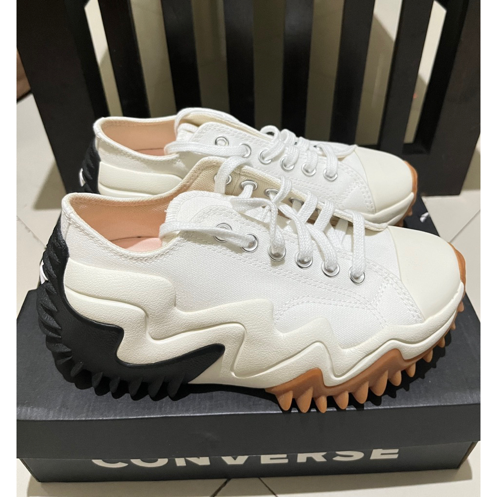 SEPATU CONVERSE RUN STAR MOTION OX 172896C WHITE
