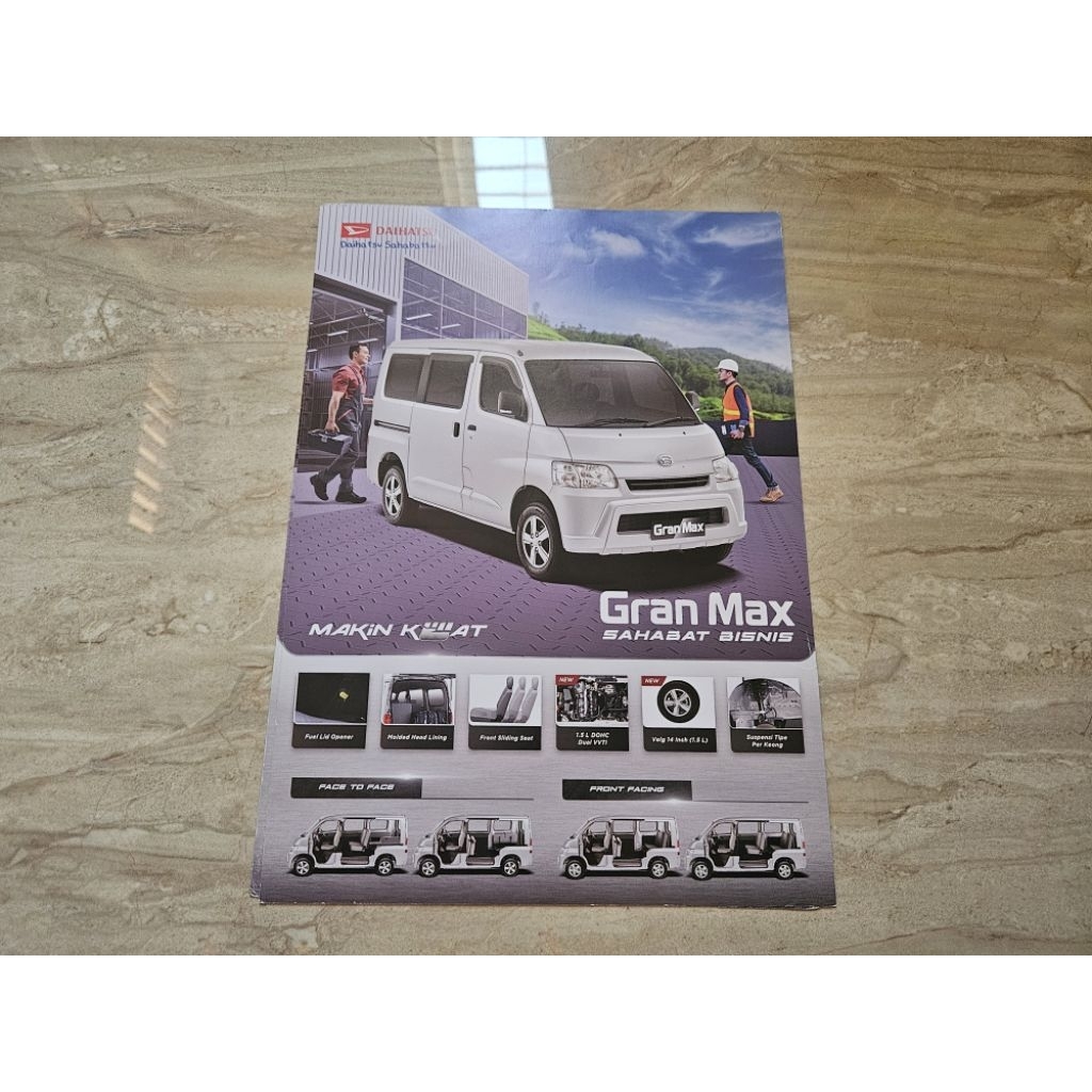 brosur katalog mobil daihatsu gran max minibus 2024 flyer