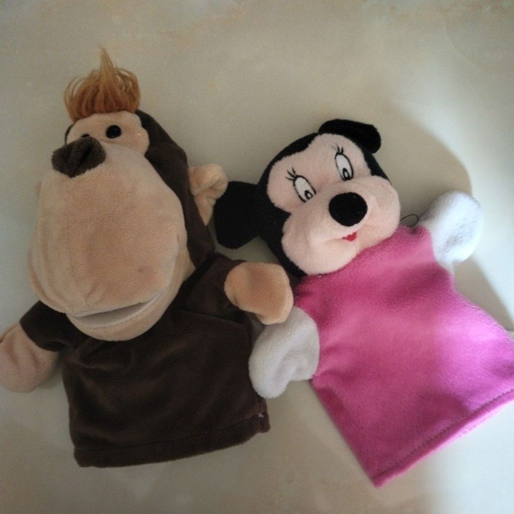 Boneka tangan anak monyet dan minnie mouse preloved
