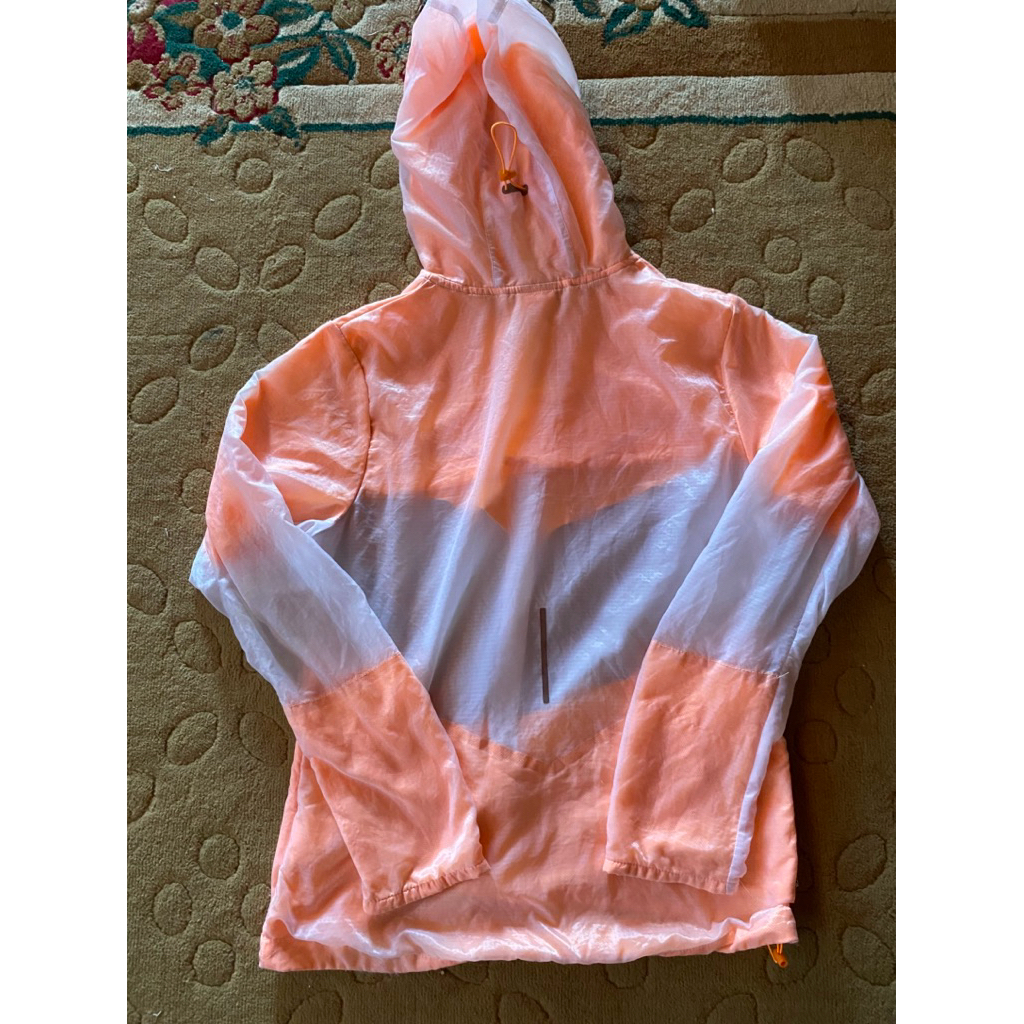 Jacket running second