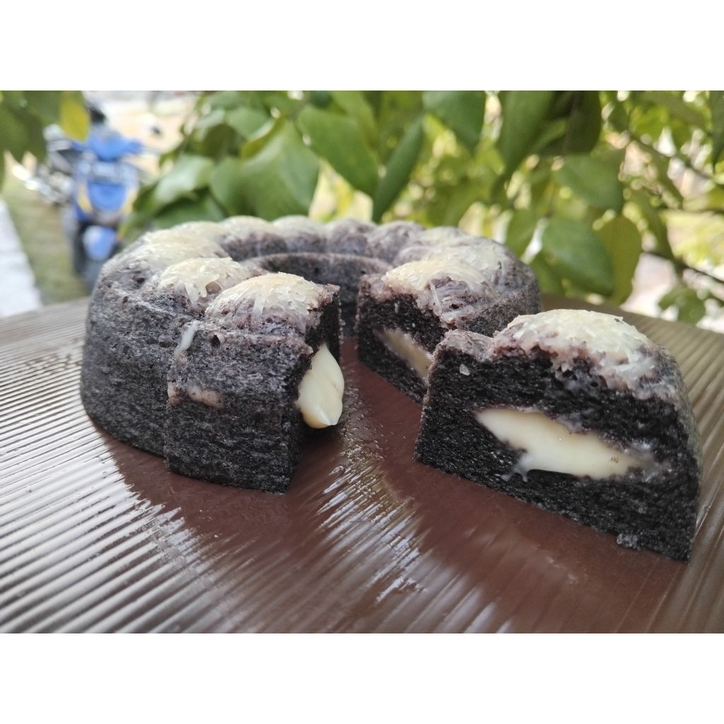 

BOLU KETAN HITAM KEJU LUMER
