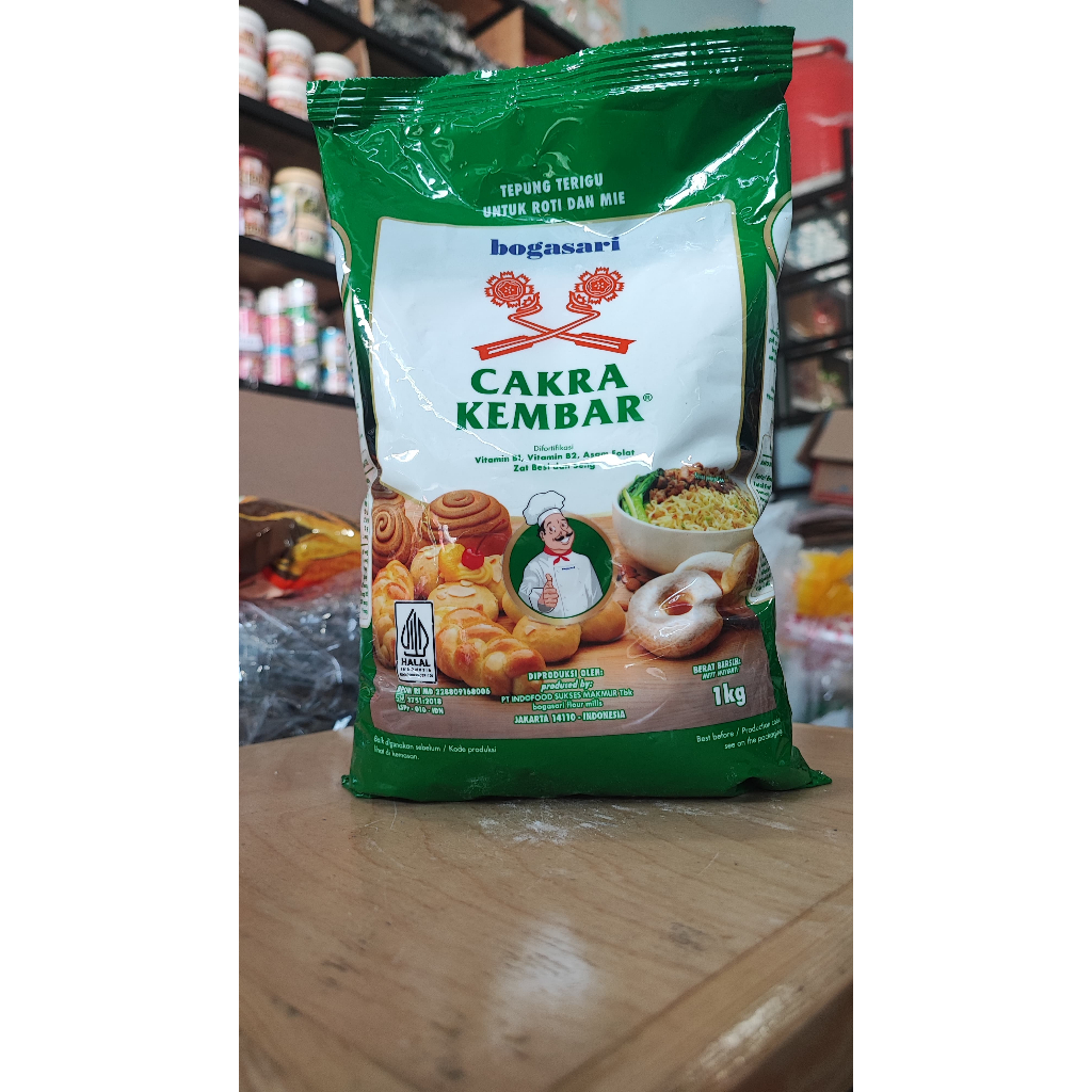 

Tepung Terigu Bogasari Cakra Kembar Hijau Premium 1 Kg