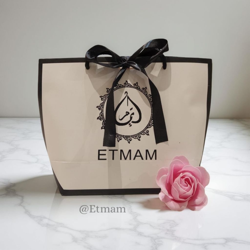 

ETMAM Box Hijab hampers / Gift lebaran