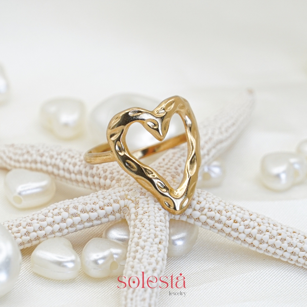 solesta | Stainless Steel Gold Plated Hammered Open Heart Ring