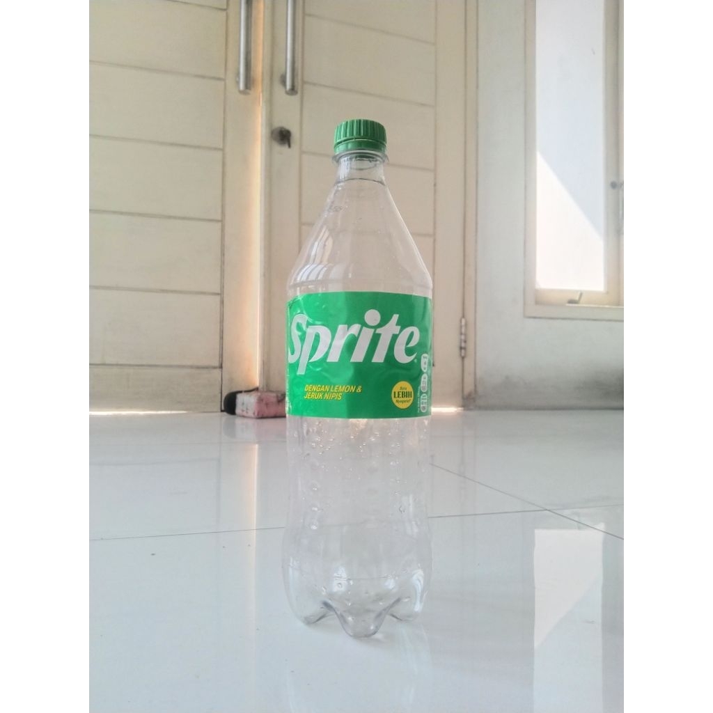 

BOTOL KOSONG/BEKAS SPRITE HIJAU BESAR 1 LITER • UNTUK KERAJINAN