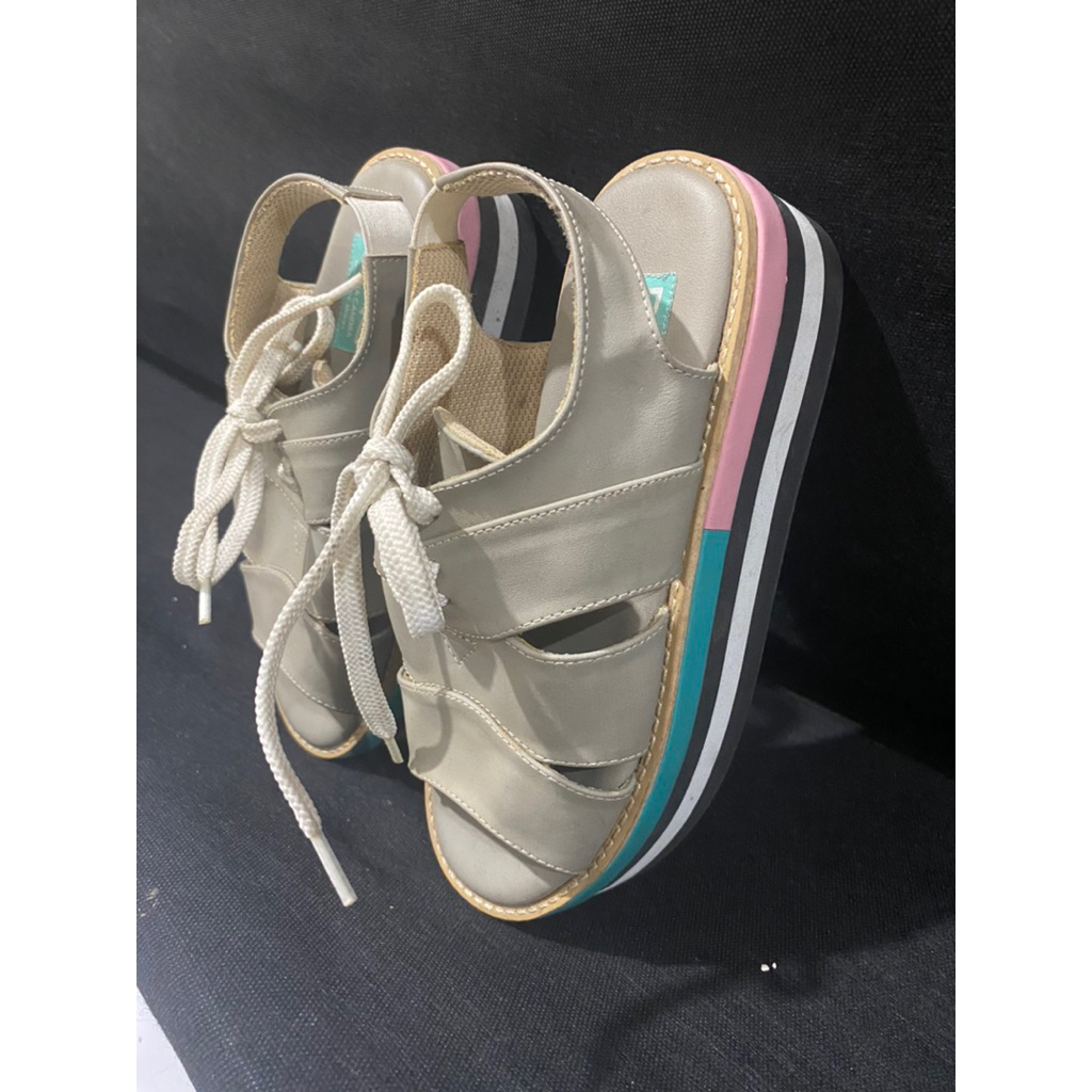 Sepatu sandal wanita DnC preloved