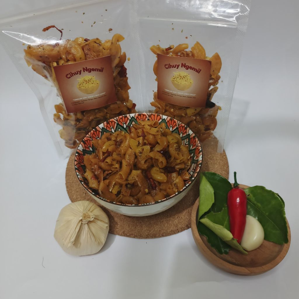 

MAKARONI BANTET RASA PEDAS DAUN JERUK HOMEMADE BY CIHUY NGEMIL