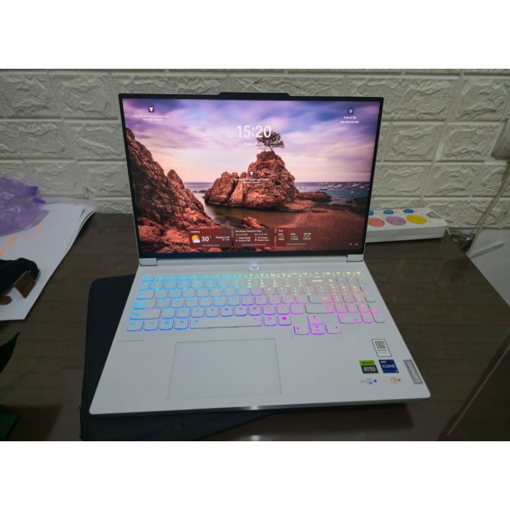 LENOVO Legion 7 16IRX9 Core i9 RTX 4070 8 GB DDR6