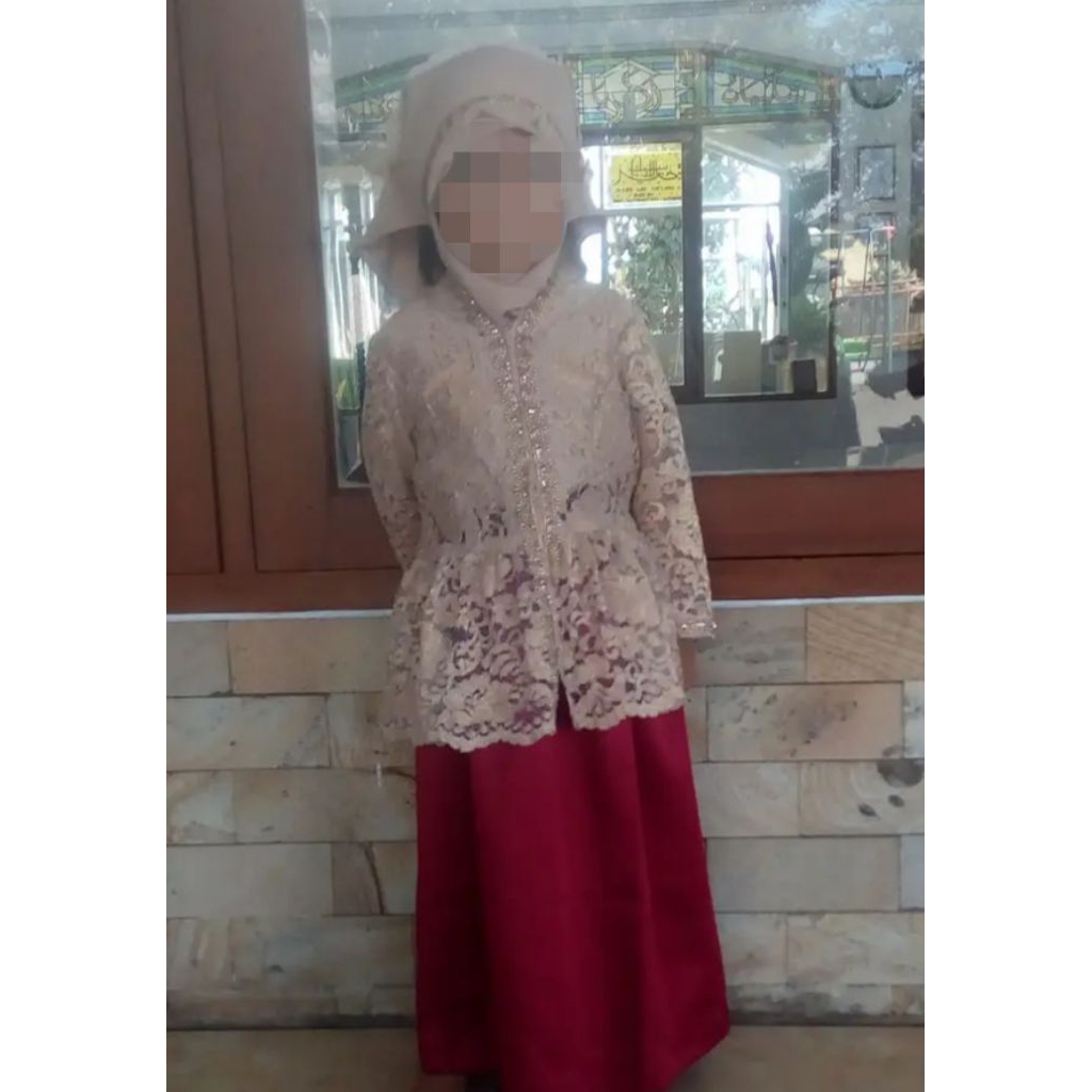 PRELOVED ONE SET KEBAYA ANAK