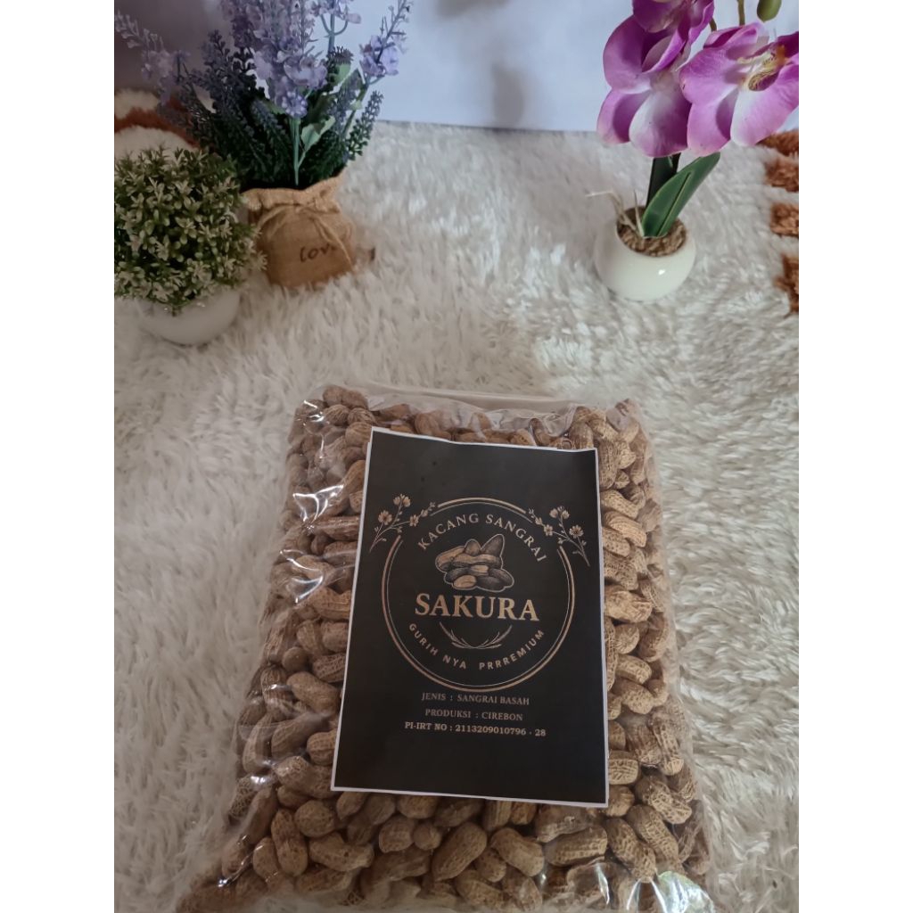 

kacang sangrai basah has Cirebon manis gurih renyah & enak!