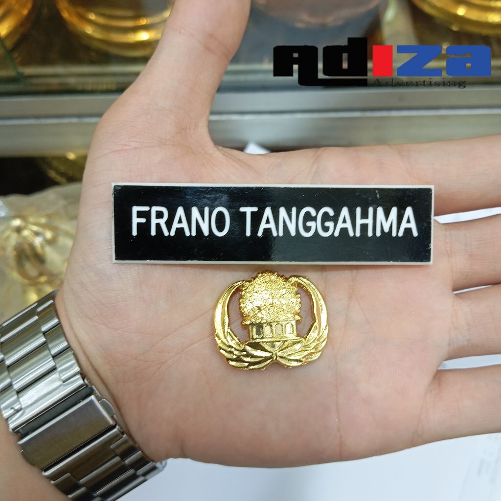 

Papan nama dengan pin kopri ukuran 3cm
