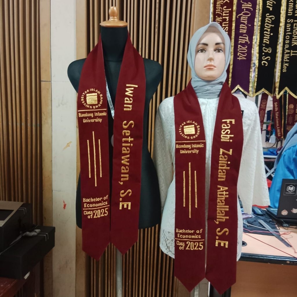 (SEHARI JADI)selempang wisuda kalung bahan beludru premium tebal dan halus kota bandung