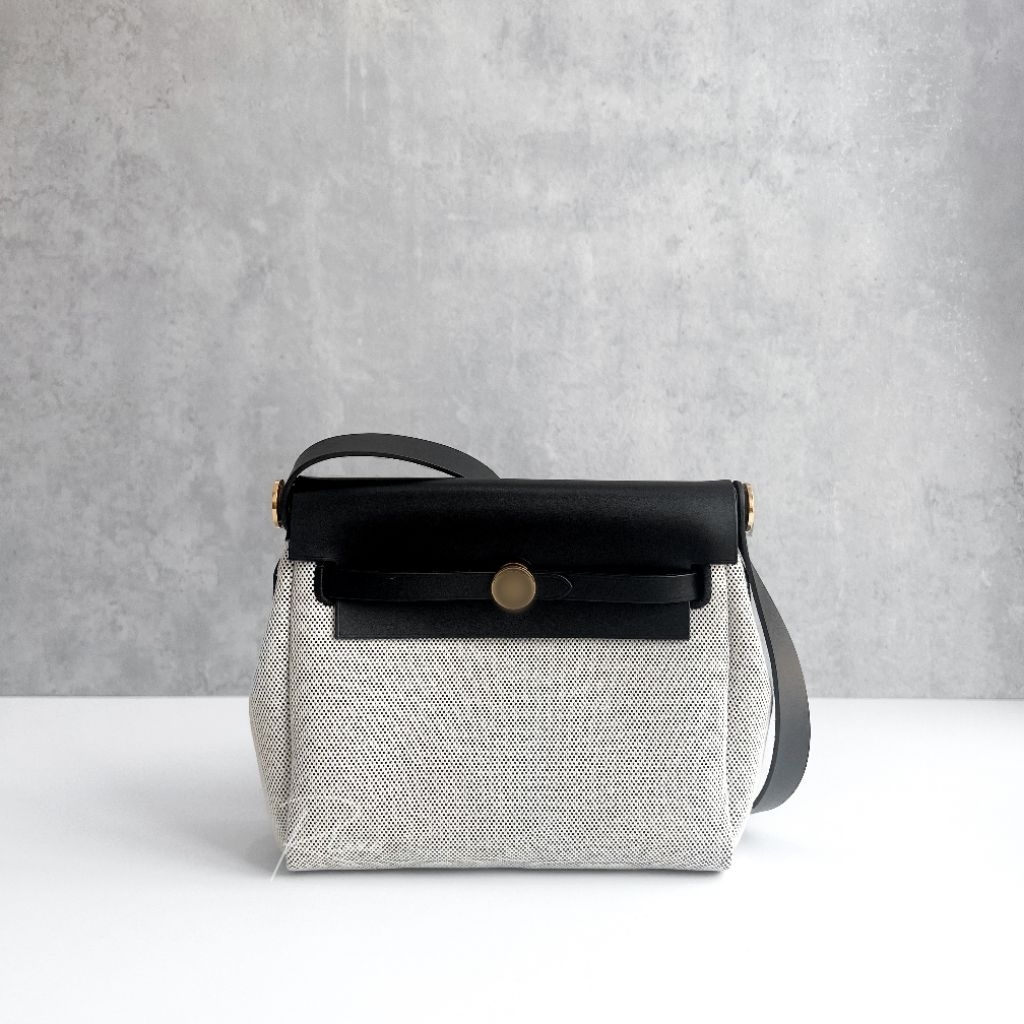 [Ready Stock] Tas Wanita RoyaleLuxe Mini Herbag in Noir Ecru GHW