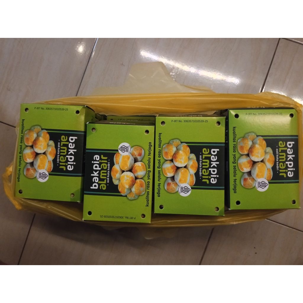 

VACCUM - bakpia almair (bakpia basah) oleh oleh kediri